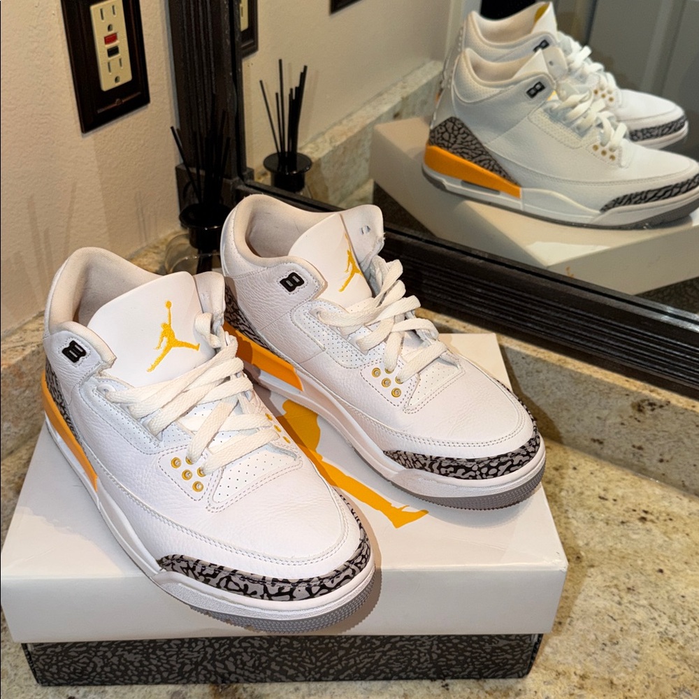 Air Jordan 3 Retro Laser Orange Sneakers size women’s 8 men’s 6.5